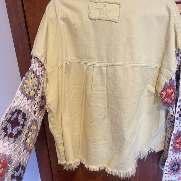 POL yellow denim shirt/shacket with crochet designed sleeves - Picture 2 of 4